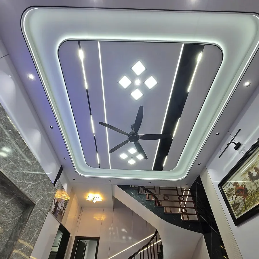 Trần nhôm nội thất giật cấp kết hợp đèn LED tại sảnh thông tầng